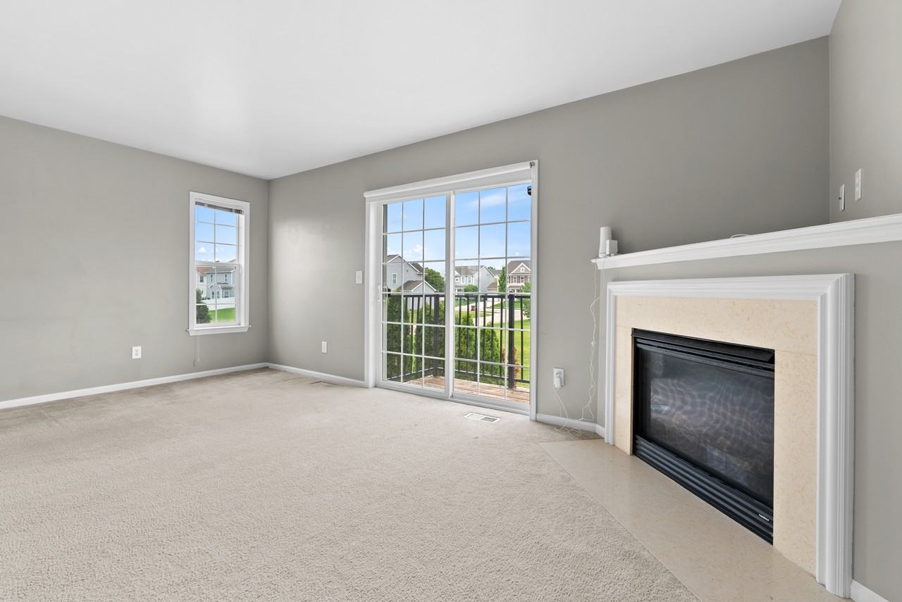 625 Nantucket Dr #1 - Photo 3 of 38