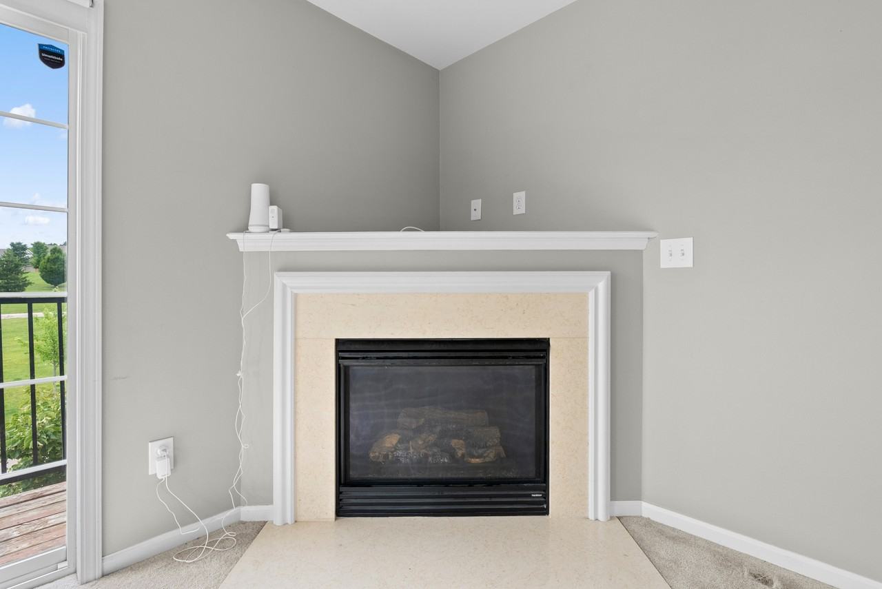 625 Nantucket Dr #1 - Photo 4 of 38