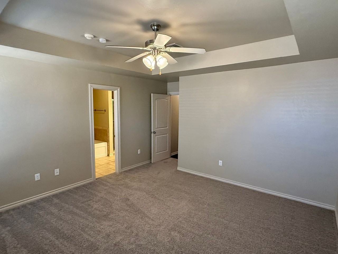 2425 Nw 194th Ter - Photo 7 of 20