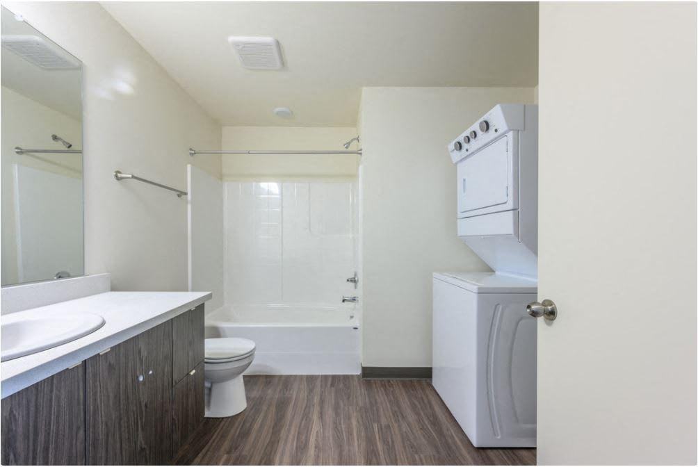 1616 SE 16th Way - Photo 7 of 11