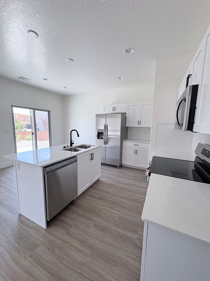 5677 S Weehawken Ln - Photo 2 of 23