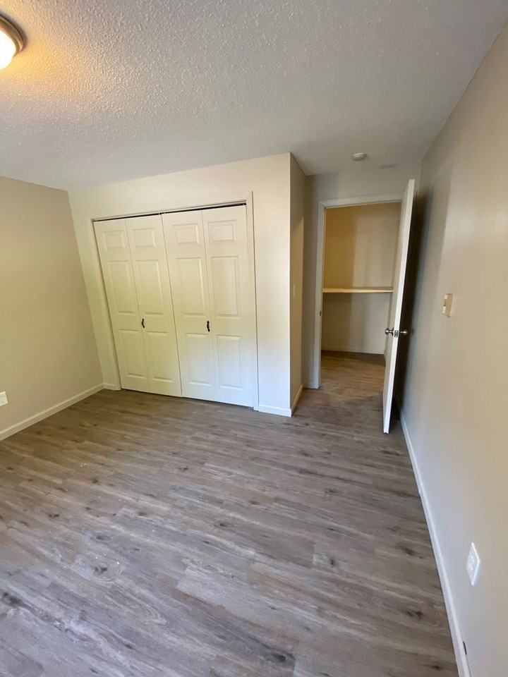 2901 Lawnridge Ct #K - Photo 6 of 12