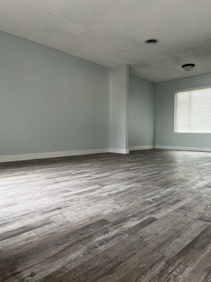 1255 Lincoln Rd #1 - Photo 6 of 17
