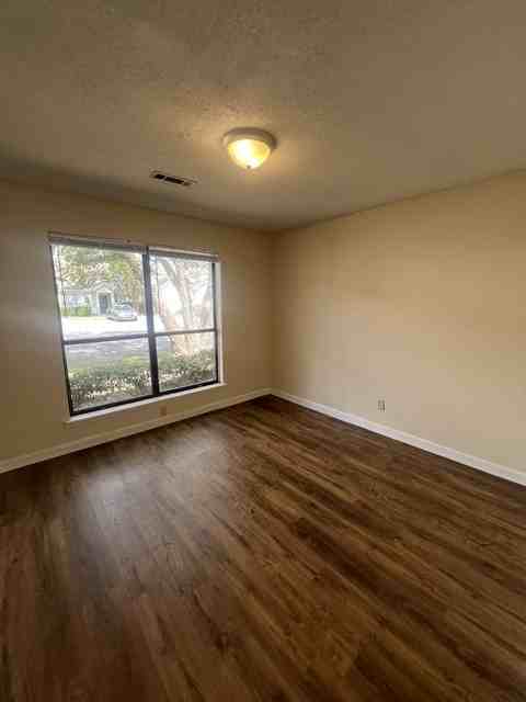 905 East Estates Boulevard - 1Unit C #1 - Photo 6 of 15