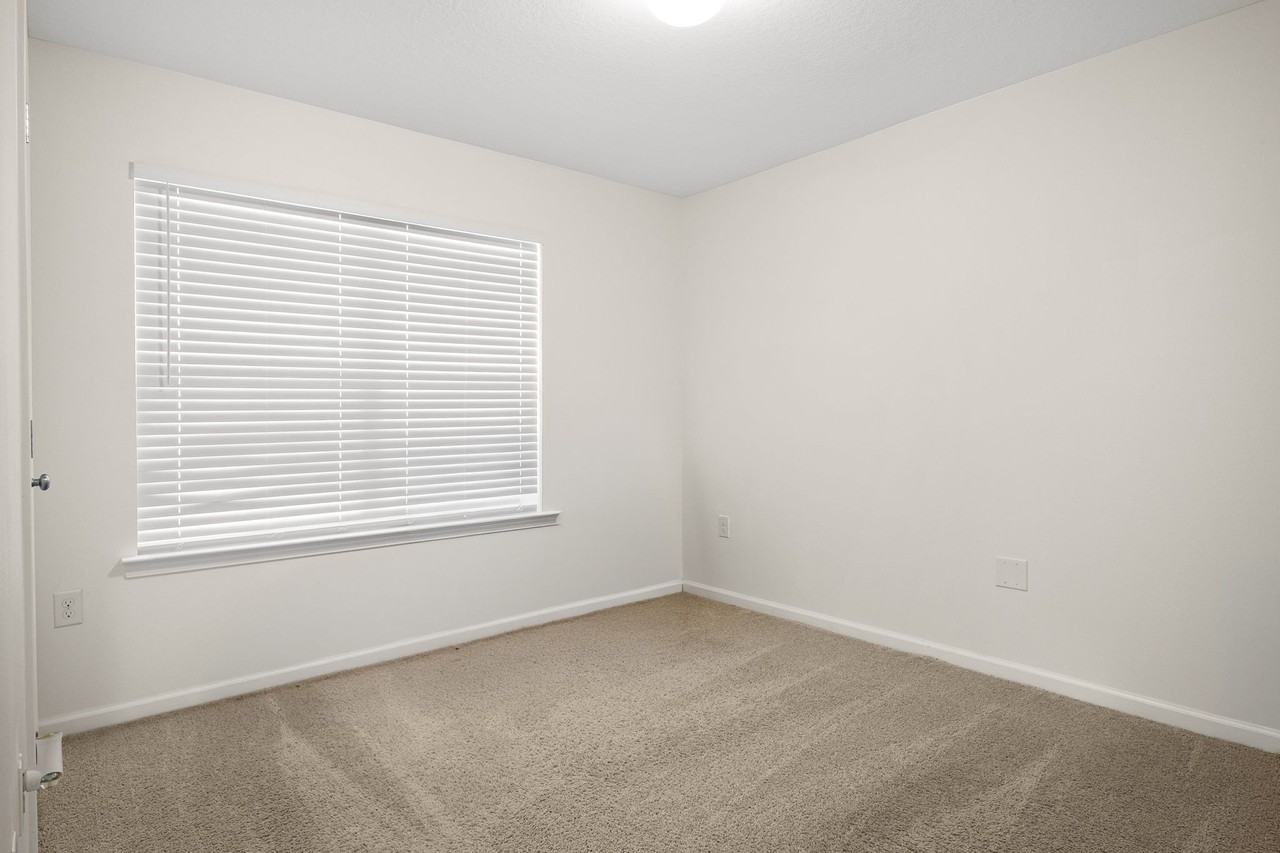 7157 Hatteras Blvd #1 - Photo 5 of 30