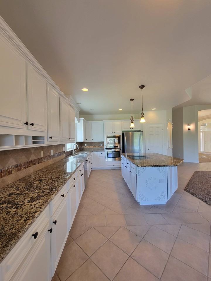 1200 W Canyon Lakes Dr #1 - Photo 7 of 38