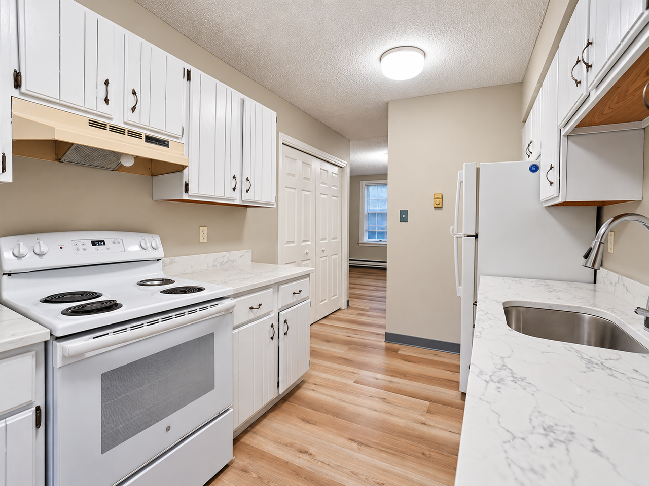 29 Tiffany St #11 - Photo 3 of 15