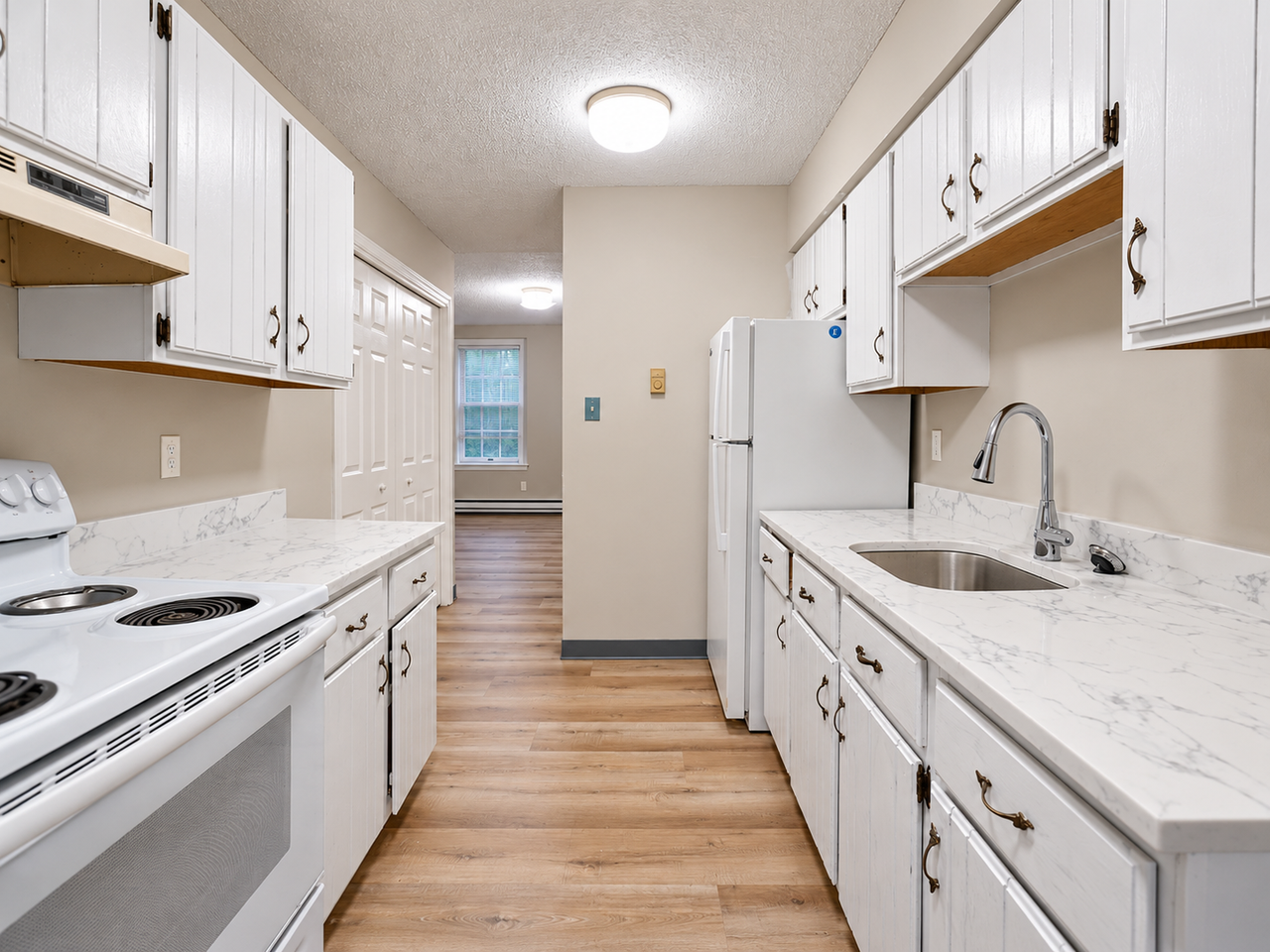 29 Tiffany St #11 - Photo 4 of 15