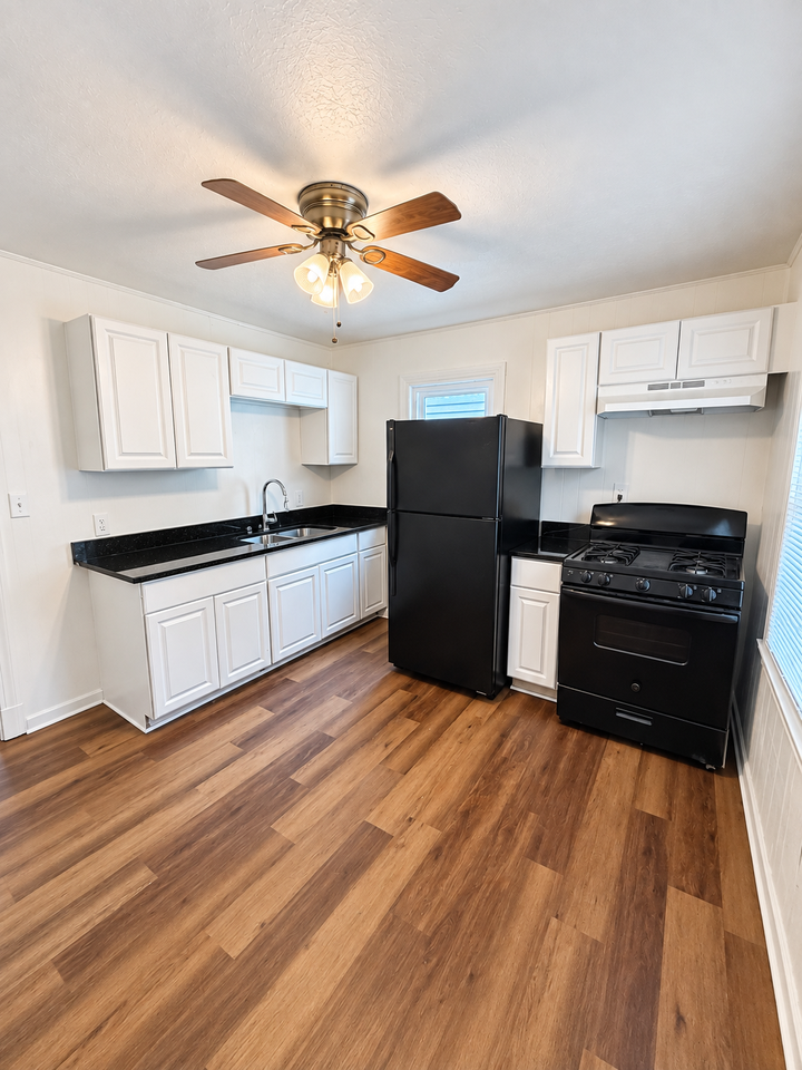 915 Euclid Ave #1 - Photo 6 of 18