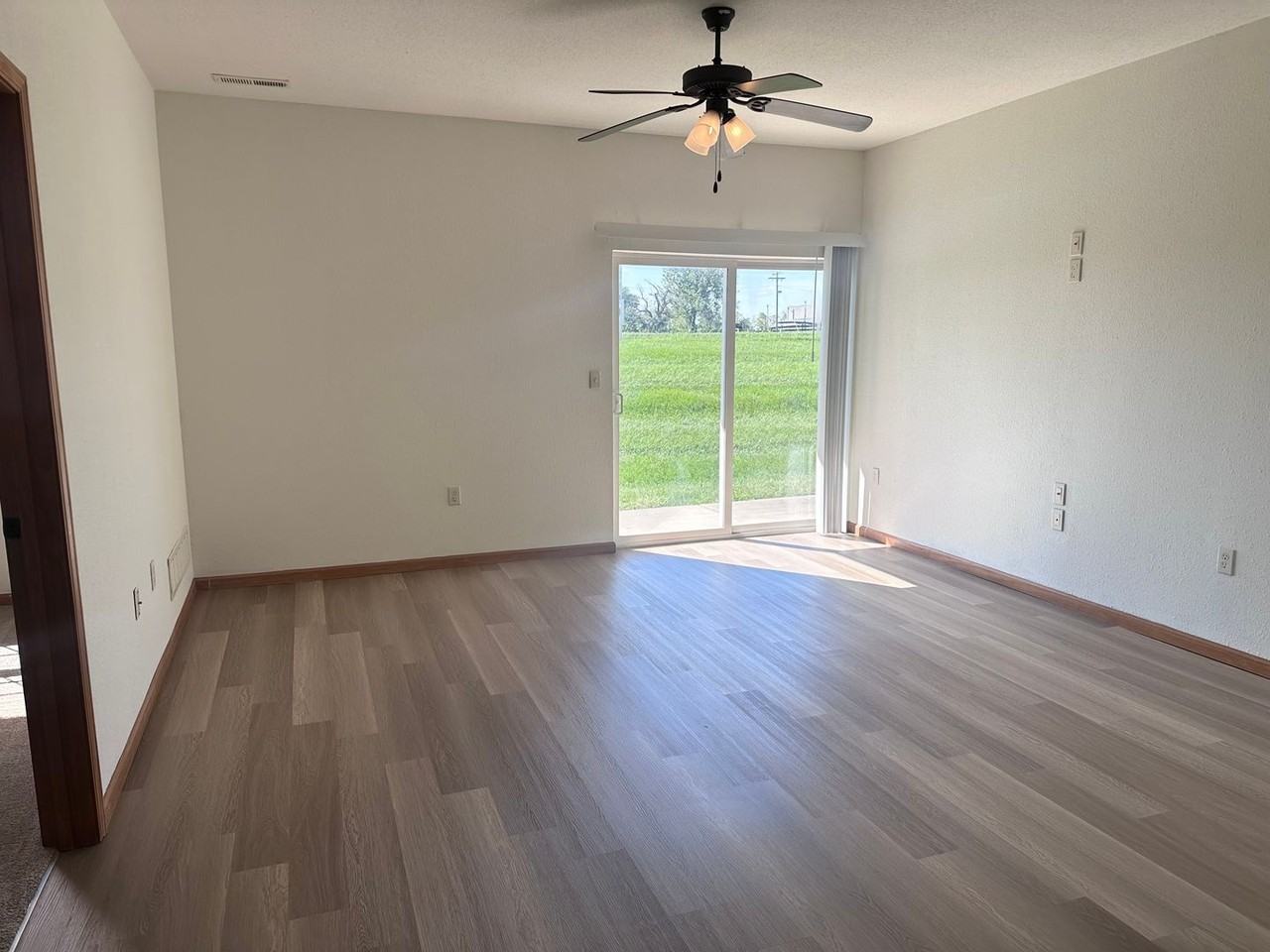907 Ne Deer Creek Dr - Photo 3 of 7