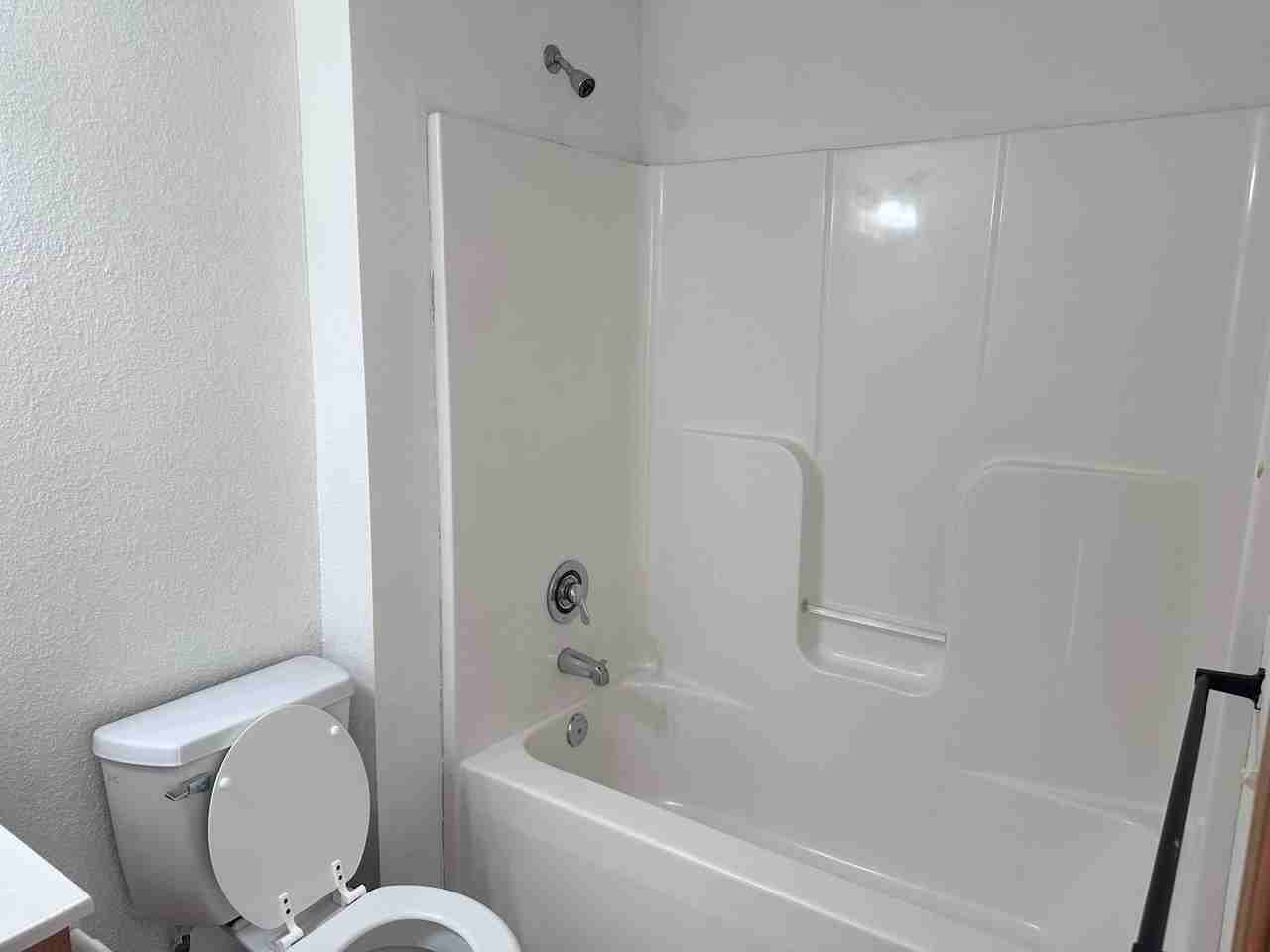 907 Ne Deer Creek Dr - Photo 6 of 7