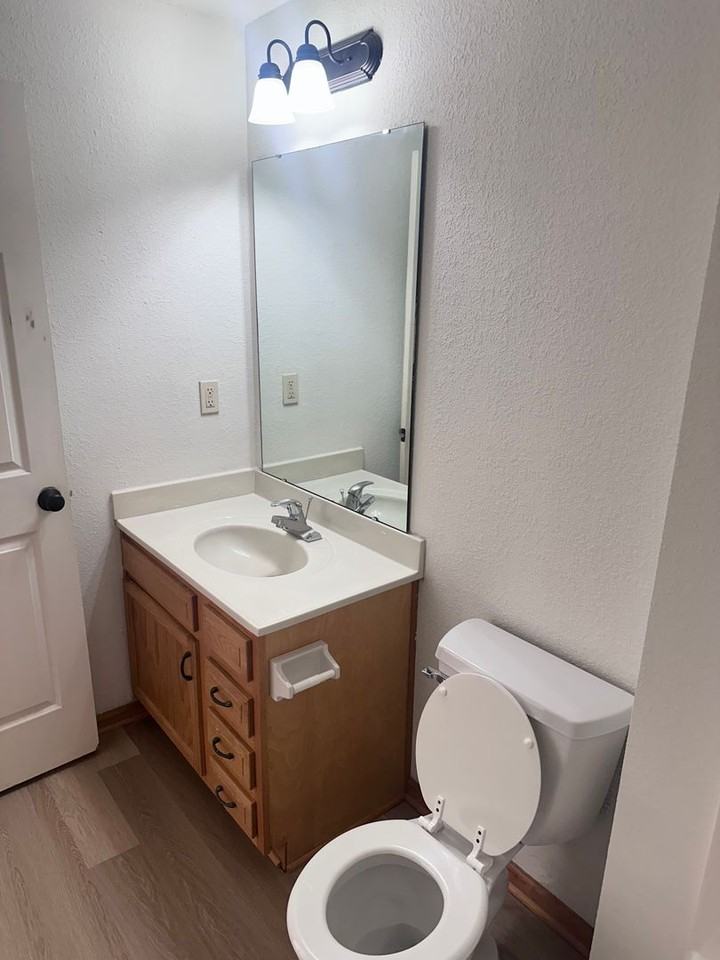 907 Ne Deer Creek Dr - Photo 7 of 7