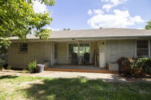 featured image of 4835 Nw High Dr #1
