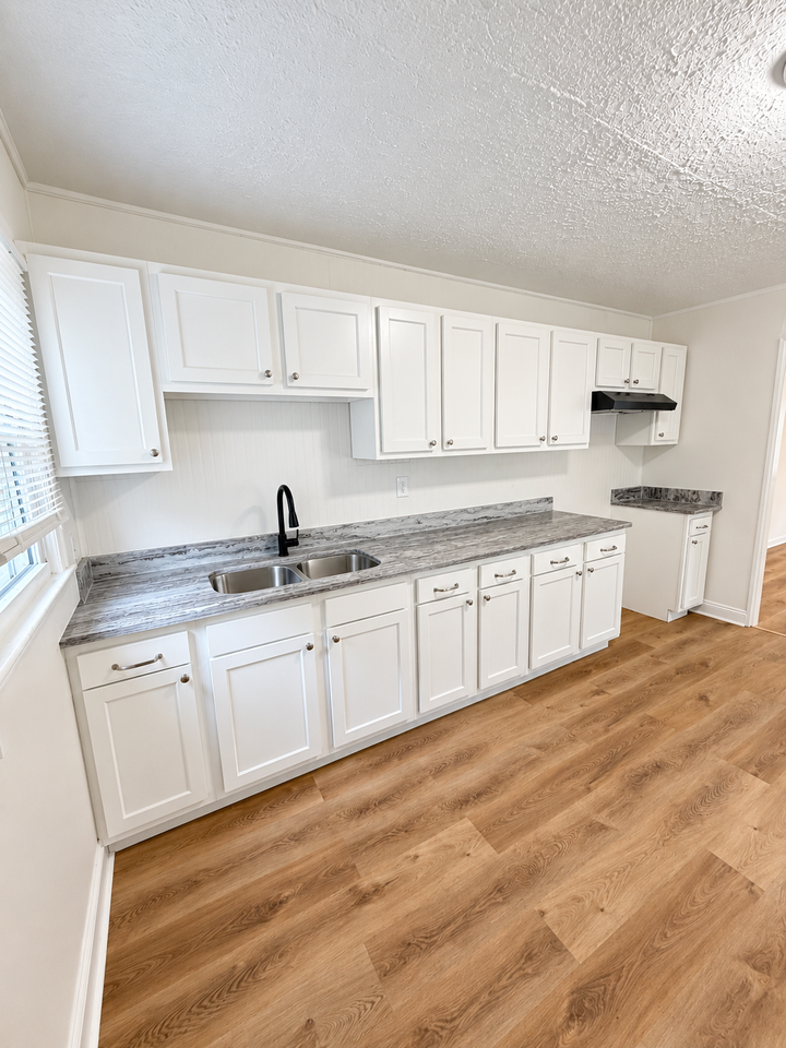 3629 Parthenia Ave #1 - Photo 6 of 19