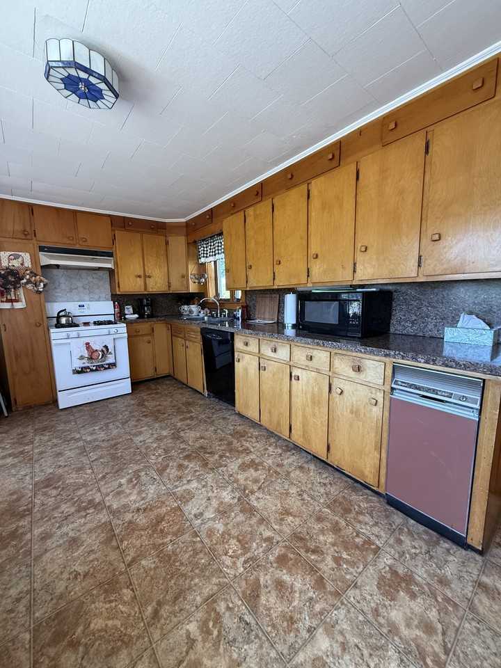 416 E Pond Rd #1 - Photo 4 of 10