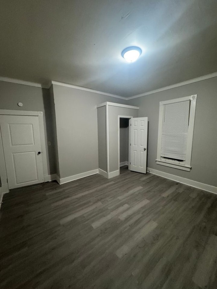 961 Joseph Pl - Photo 5 of 10