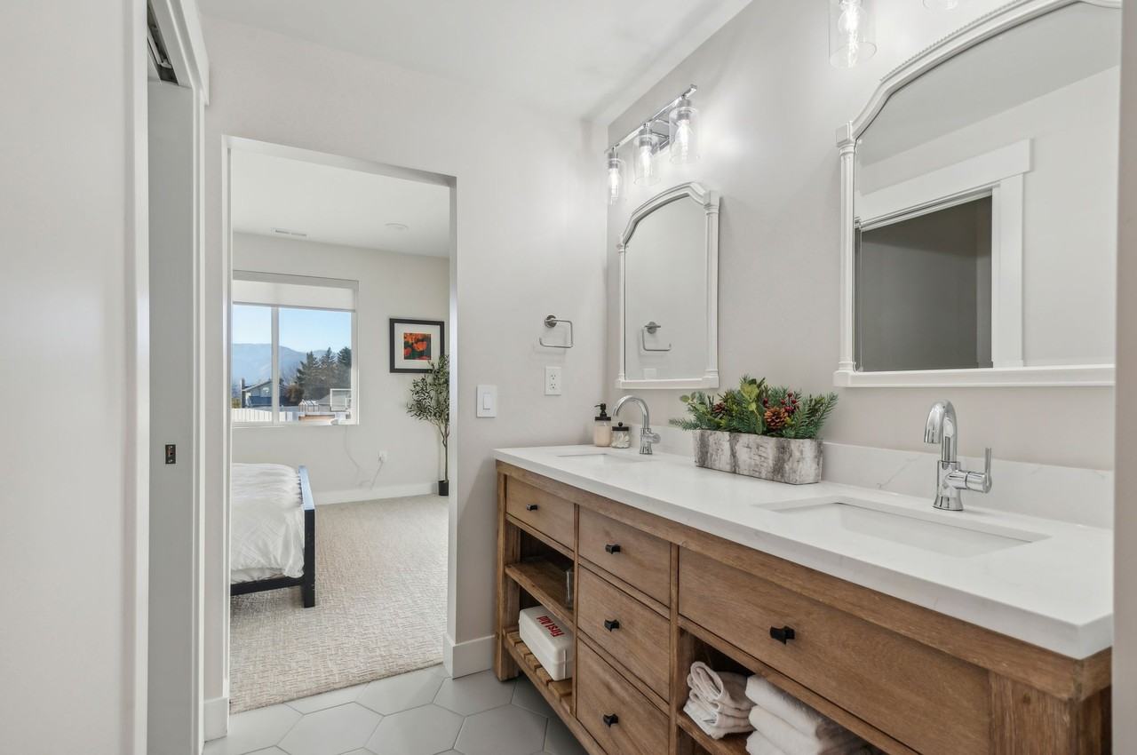 1073 Mill Road - Photo 6 of 7