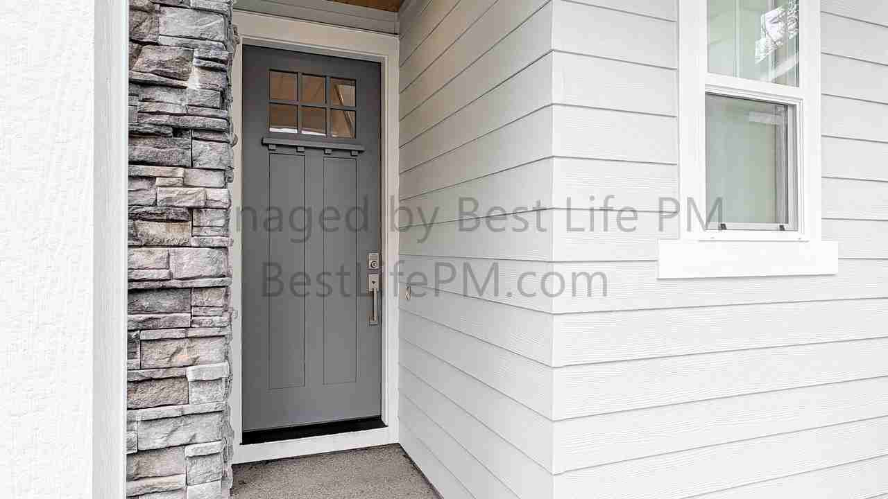 11678 Nw Kearney St - Photo 2 of 39