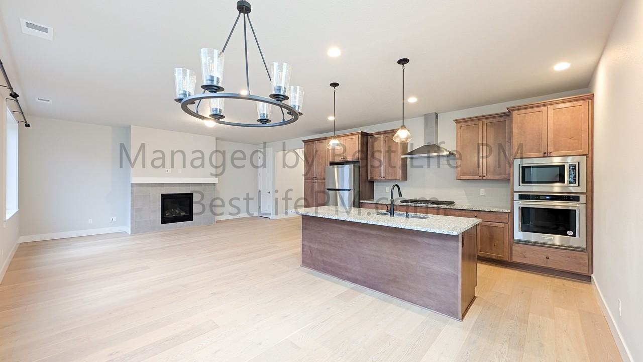 11678 Nw Kearney St - Photo 6 of 39