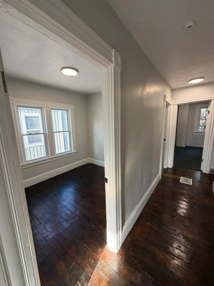 1439 E 110th St #1 - Photo 5 of 14
