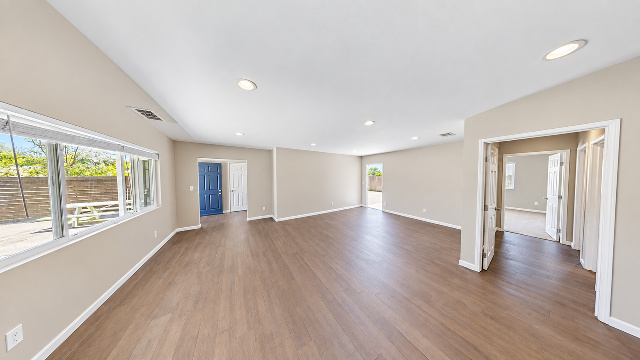 5054 55th St - Photo 6 of 24