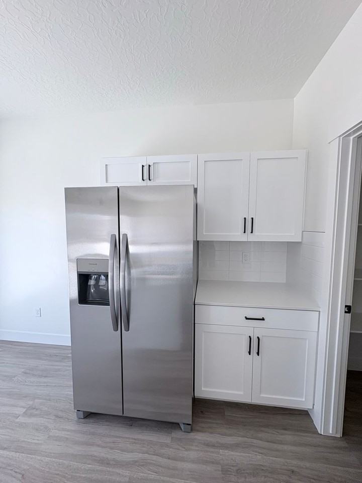 5673 5673 S WeehawkenLane - Photo 6 of 25