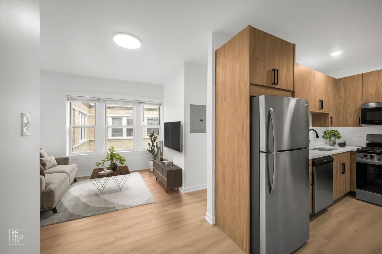 Newly Renovated Edgewater Apartments With Heat Included - Photo 4 of 50