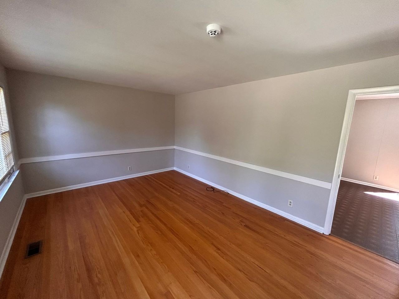 2405 Laverne Dr Nw - Photo 2 of 14