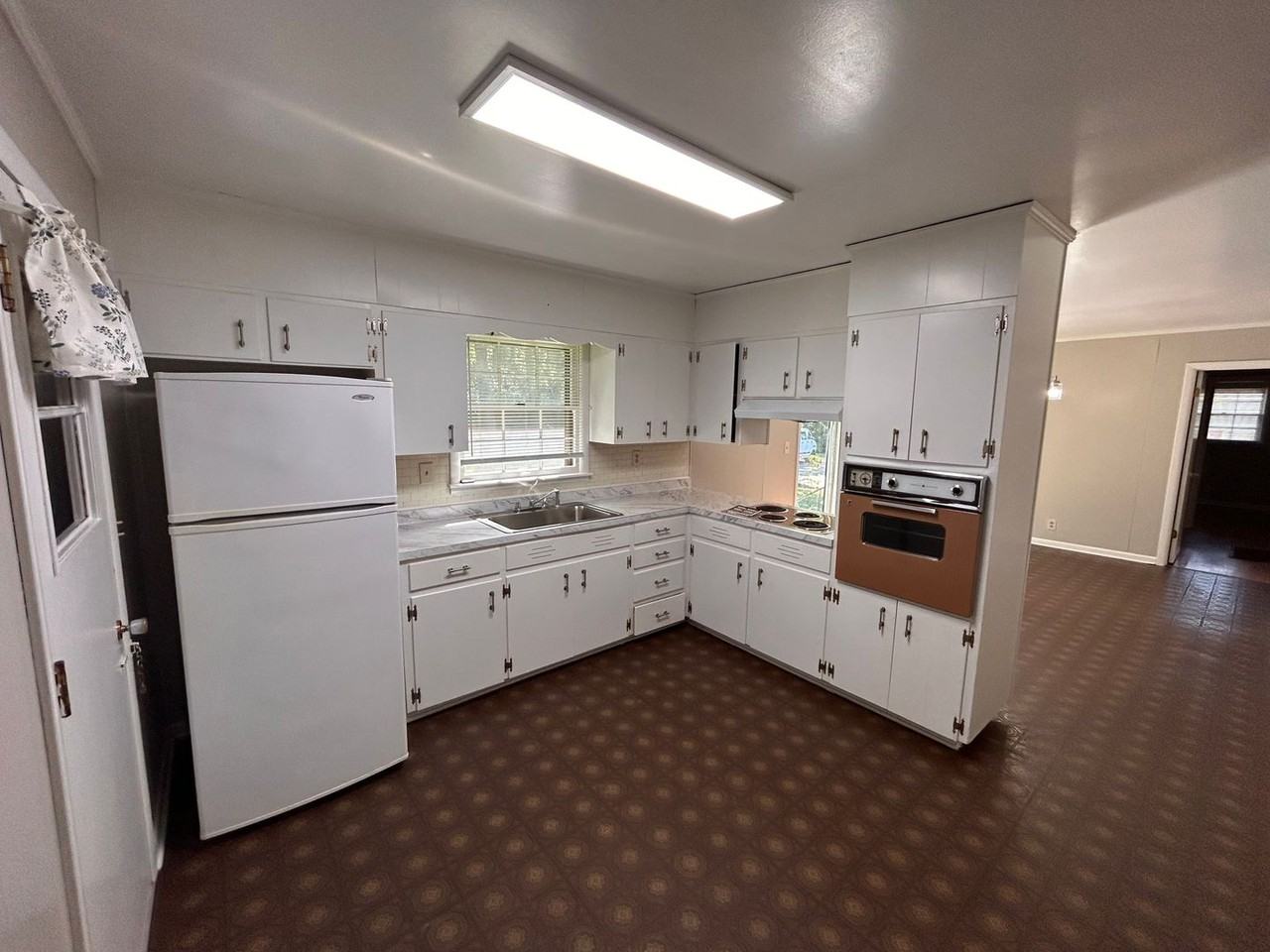 2405 Laverne Dr Nw - Photo 3 of 14