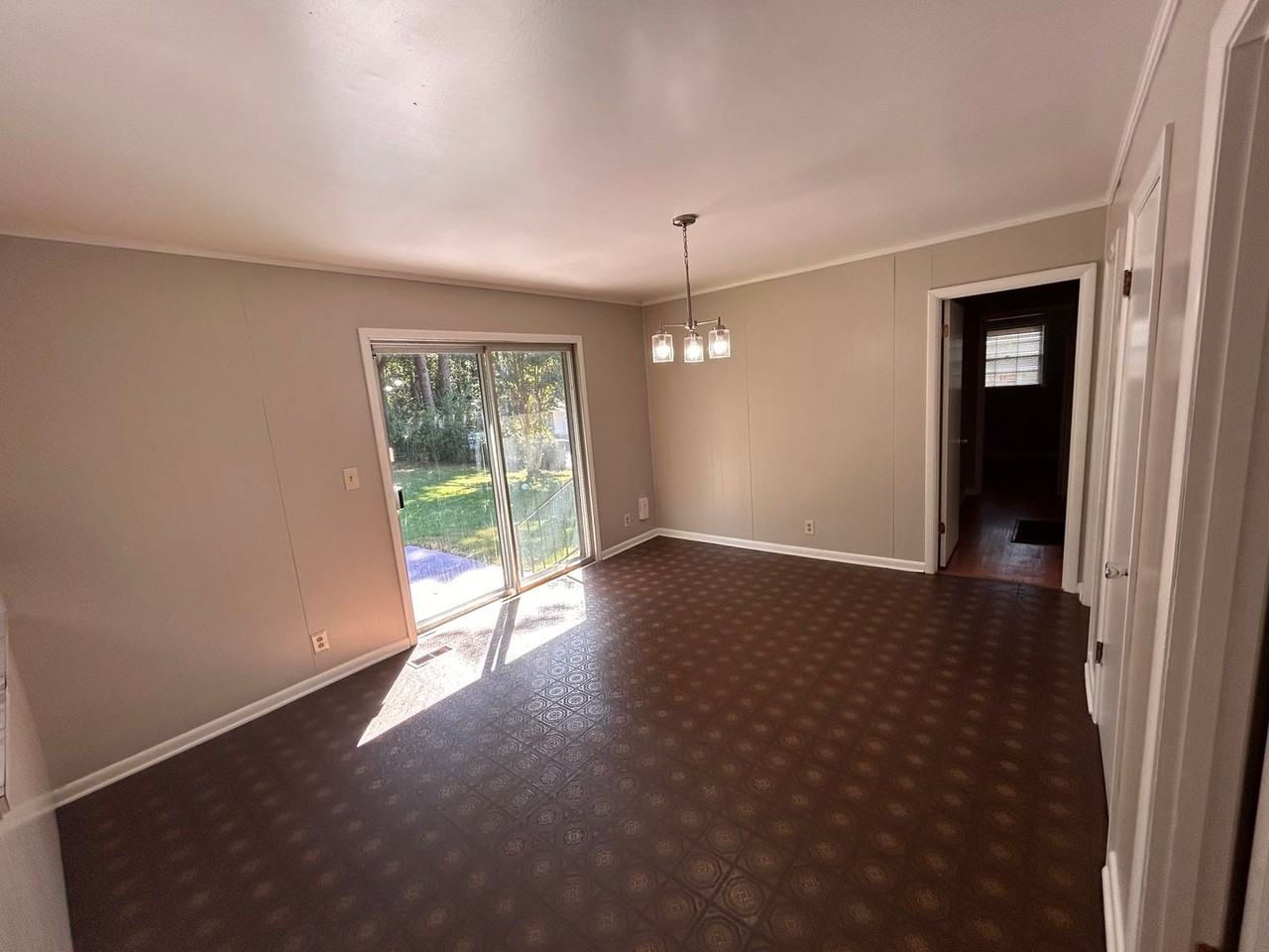 2405 Laverne Dr Nw - Photo 4 of 14
