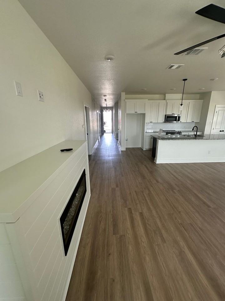 2010 Rosson St - Photo 2 of 15