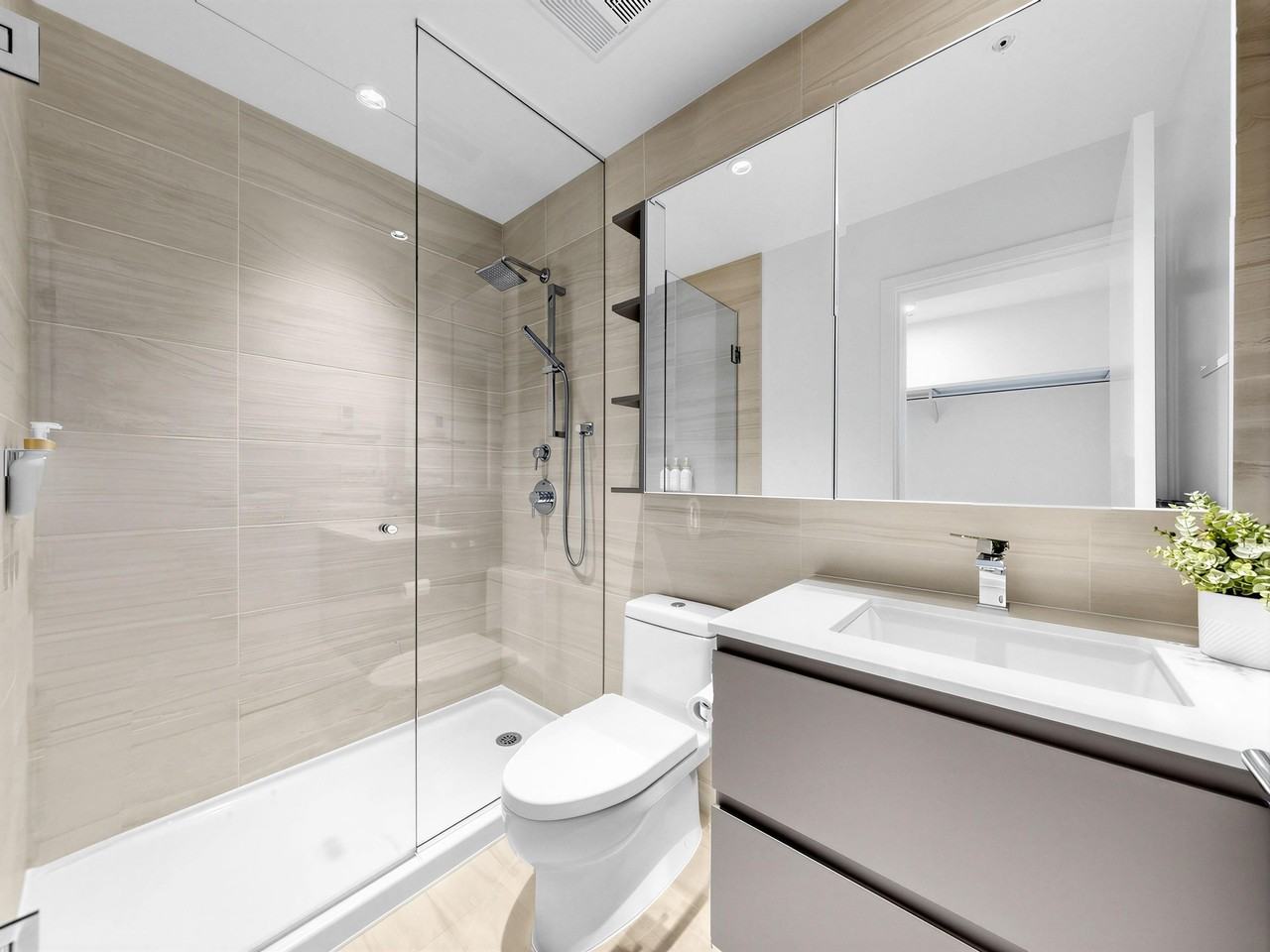 6788 Minoru Boulevard #1101 - Photo 7 of 14