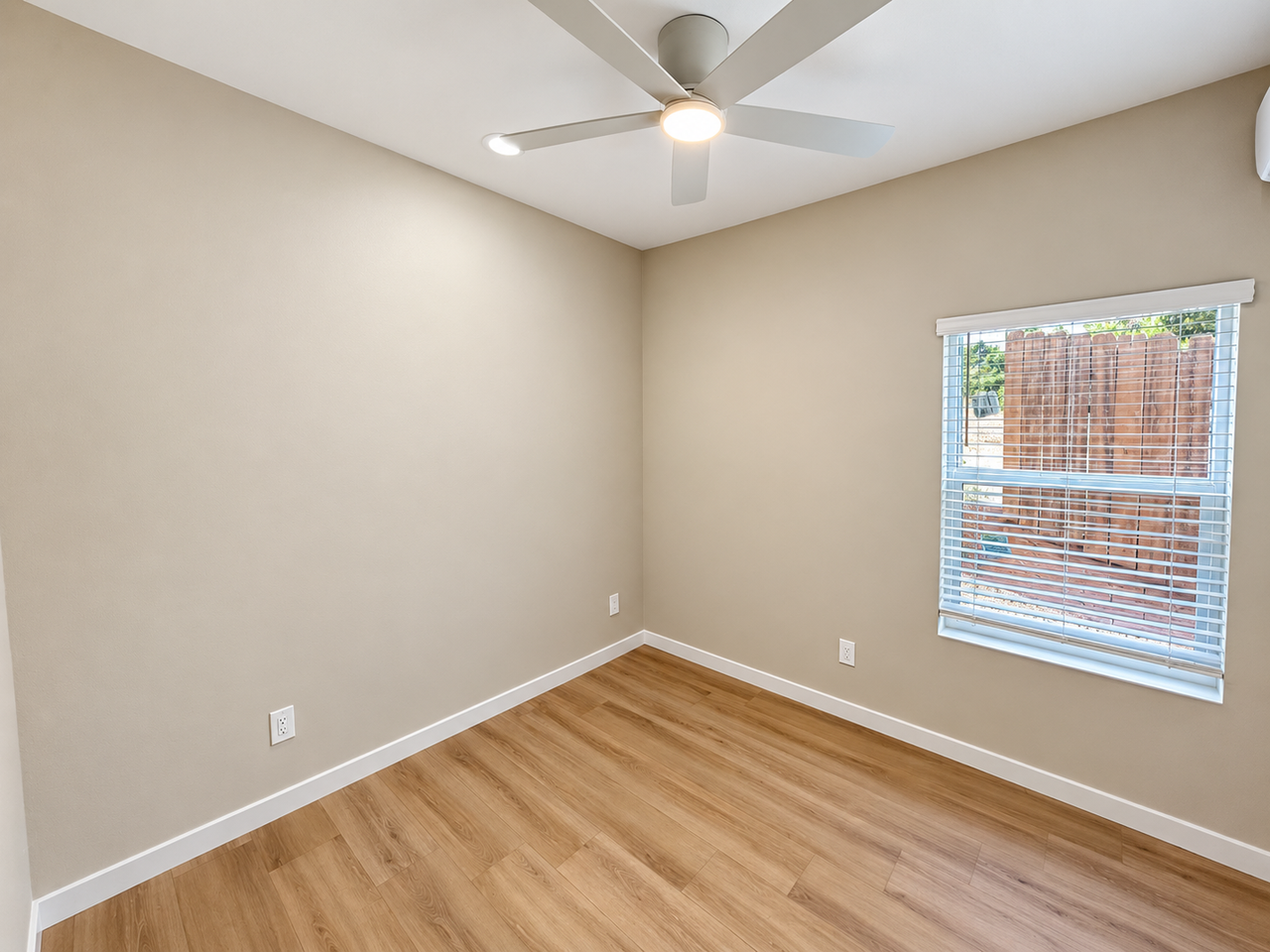 5978 Baja Dr - Photo 4 of 16