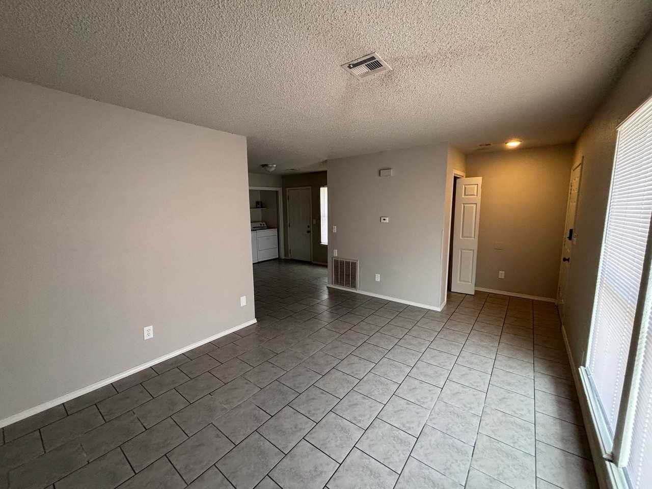 4426 S Union Ave - Photo 5 of 13