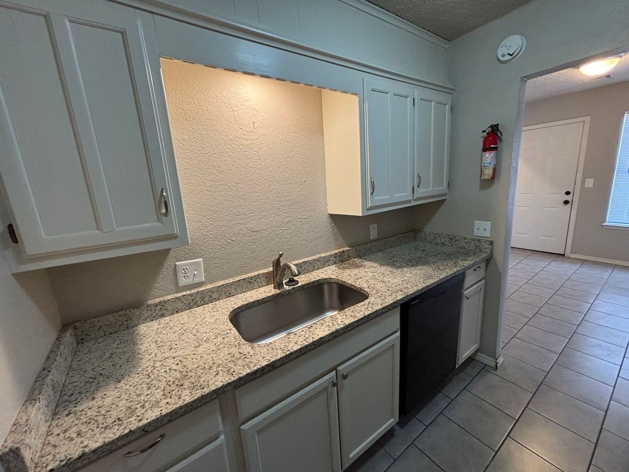 4426 S Union Ave - Photo 2 of 13