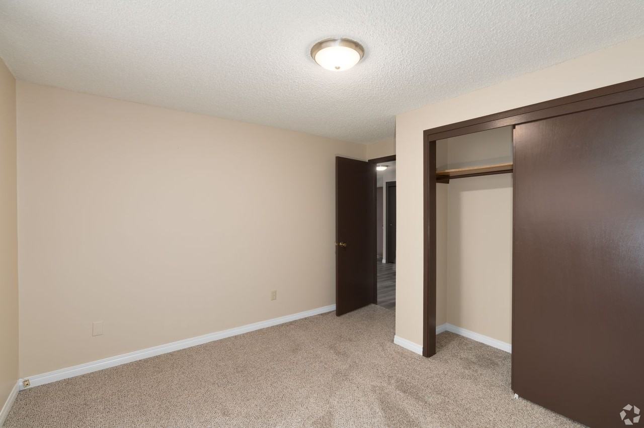 WillowWood Village Apts - Photo 5 of 13