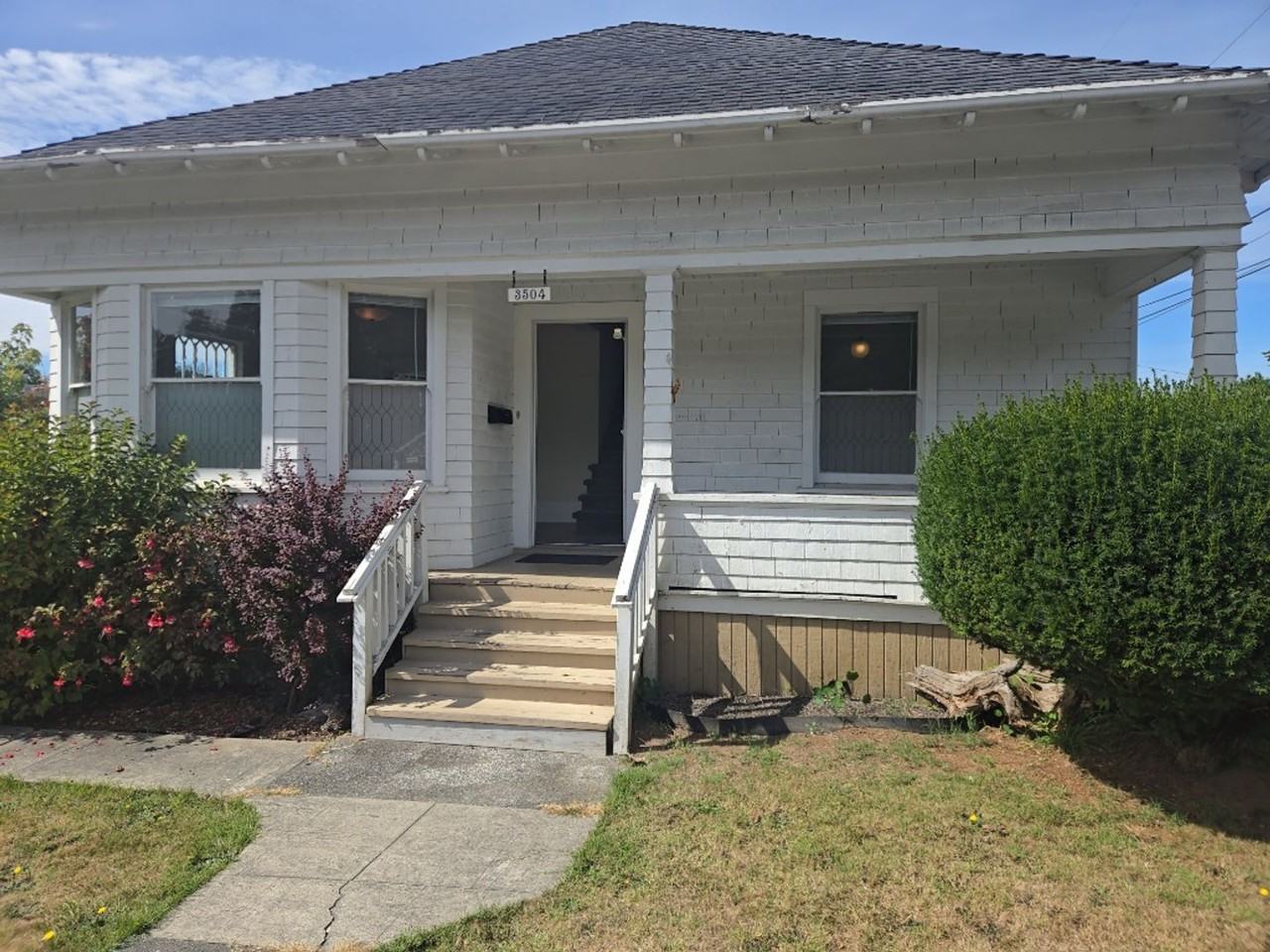 3504 I St - Photo 4 of 34