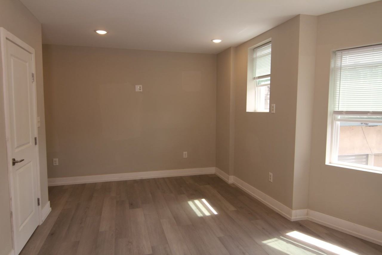 4903 Penn St - Photo 5 of 8