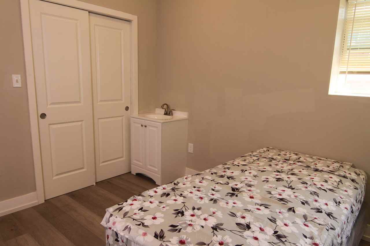 4903 Penn St - Photo 6 of 8