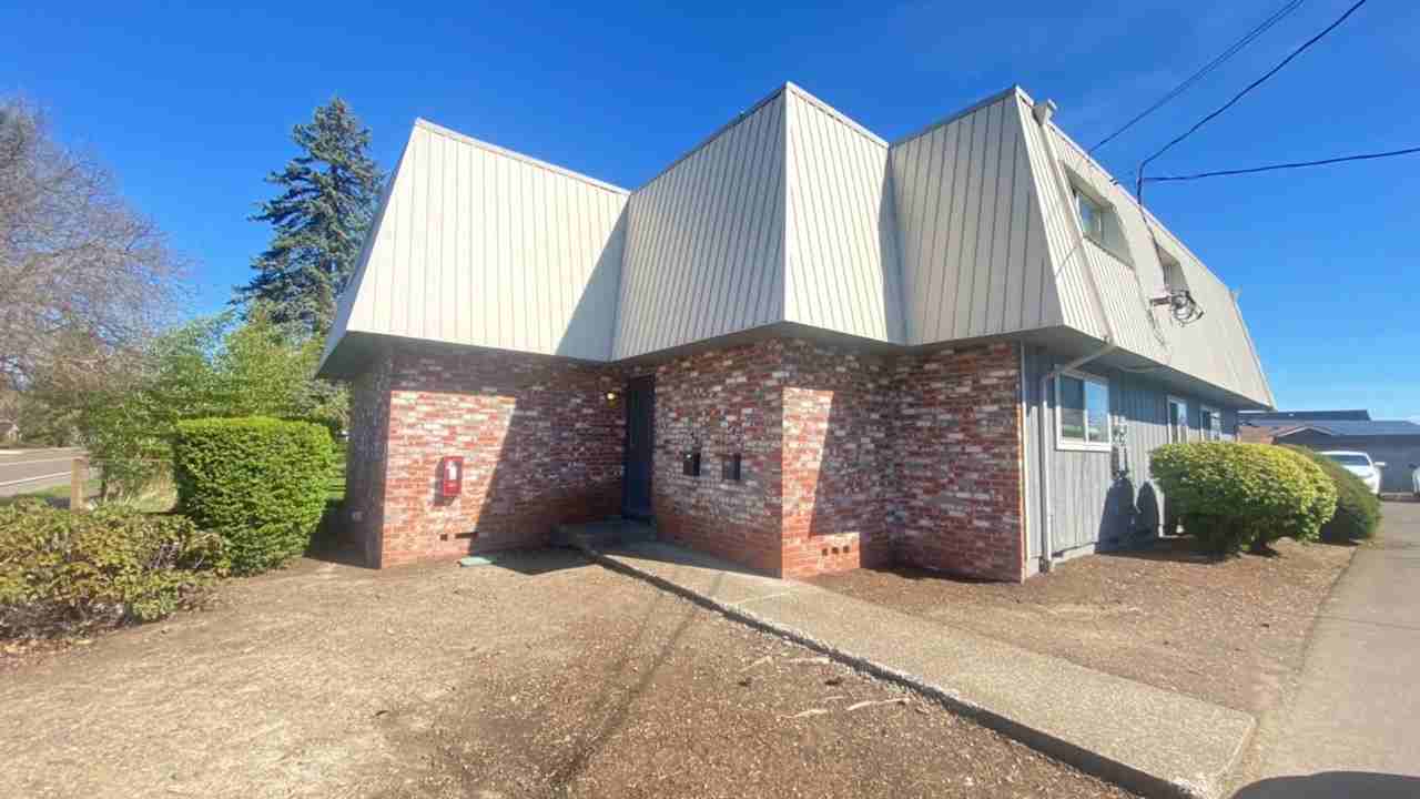 1407 Nw Kings Blvd - Photo 3 of 29