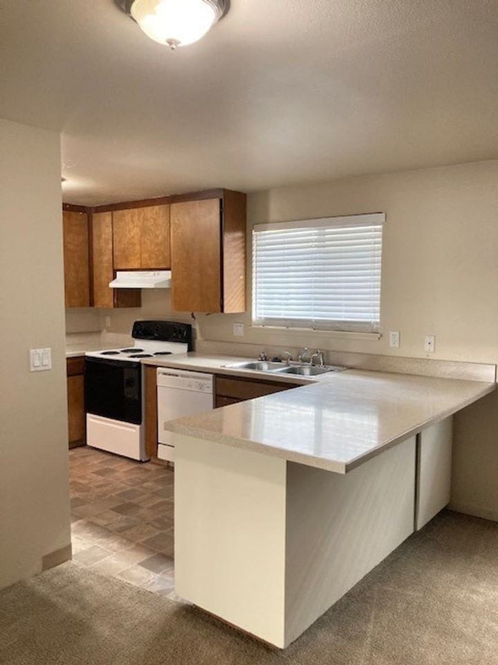 1407 Nw Kings Blvd - Photo 7 of 29