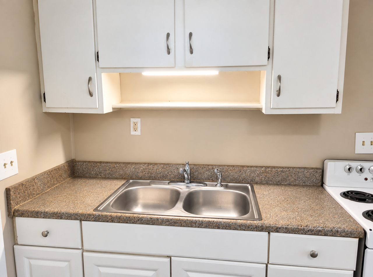 568 Julian Rd - Photo 5 of 9