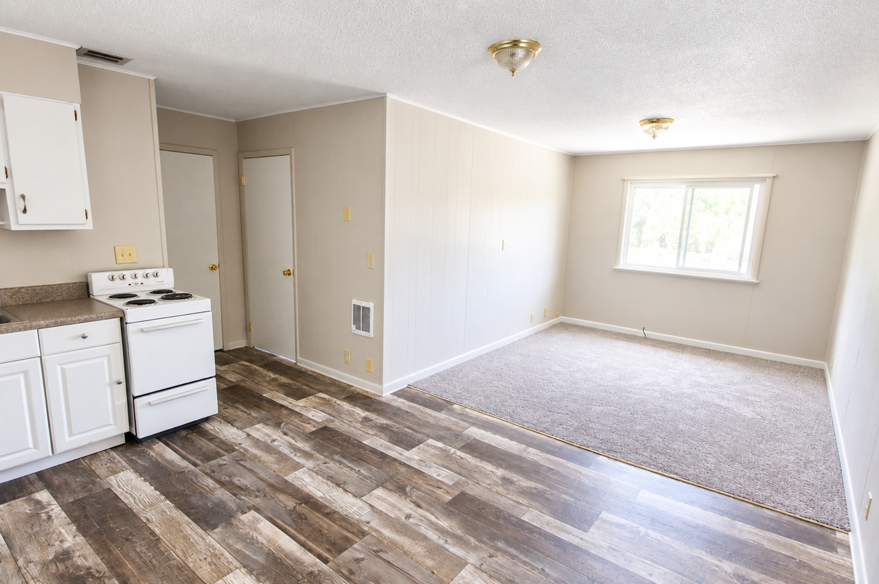 568 Julian Rd - Photo 6 of 9