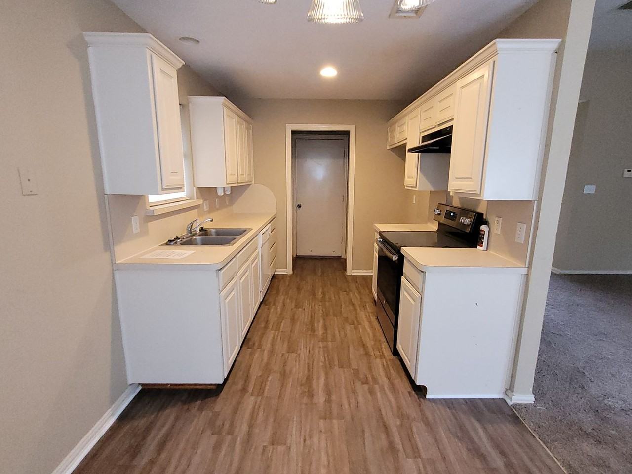 120 Liesa St - Photo 3 of 8