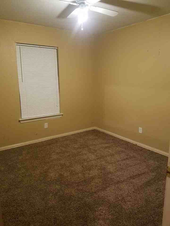 120 Liesa St - Photo 6 of 8