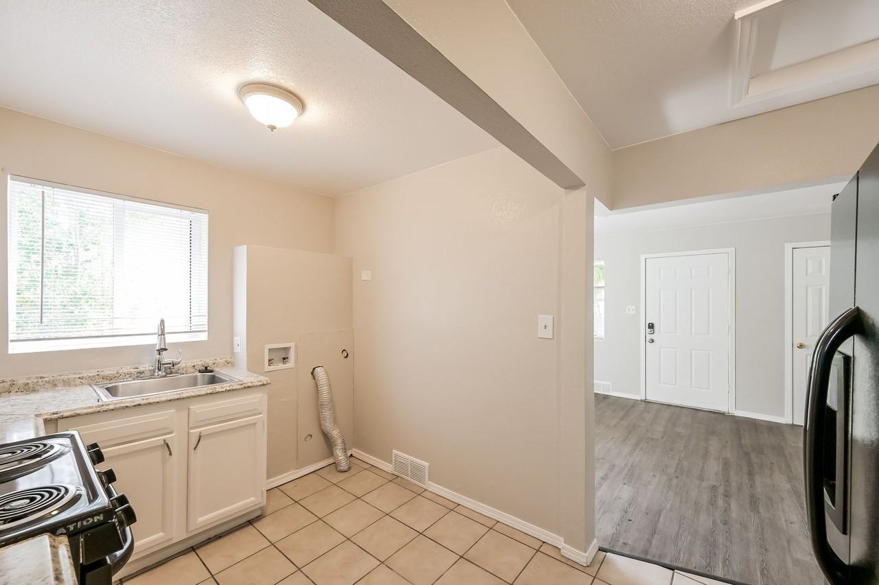 3450 Birch St - Photo 6 of 22