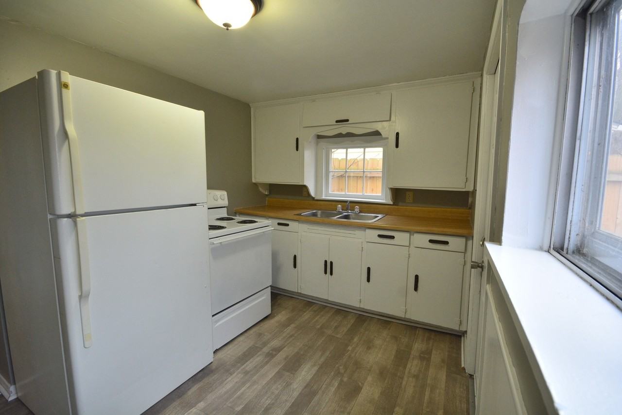819 N Park Ave - Photo 3 of 5