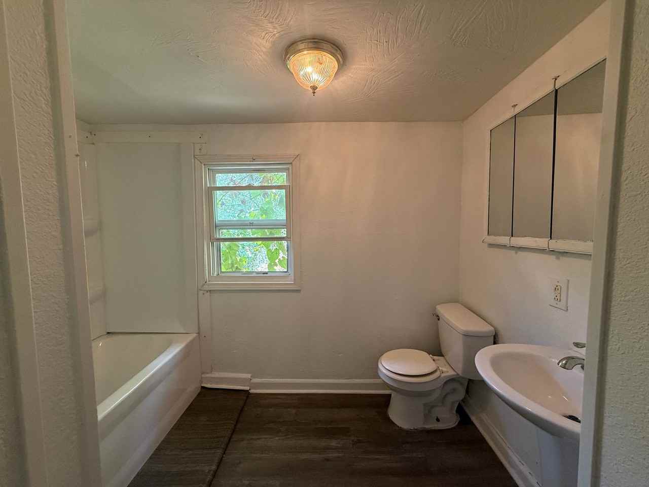 1438 N Brown Ave - Photo 6 of 12
