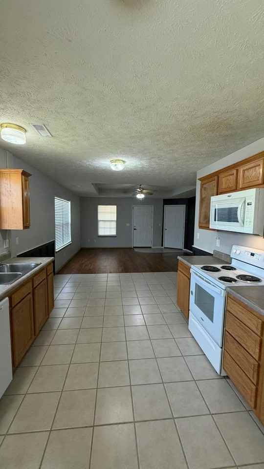 3837 S Timbercreek Ave - Photo 5 of 13