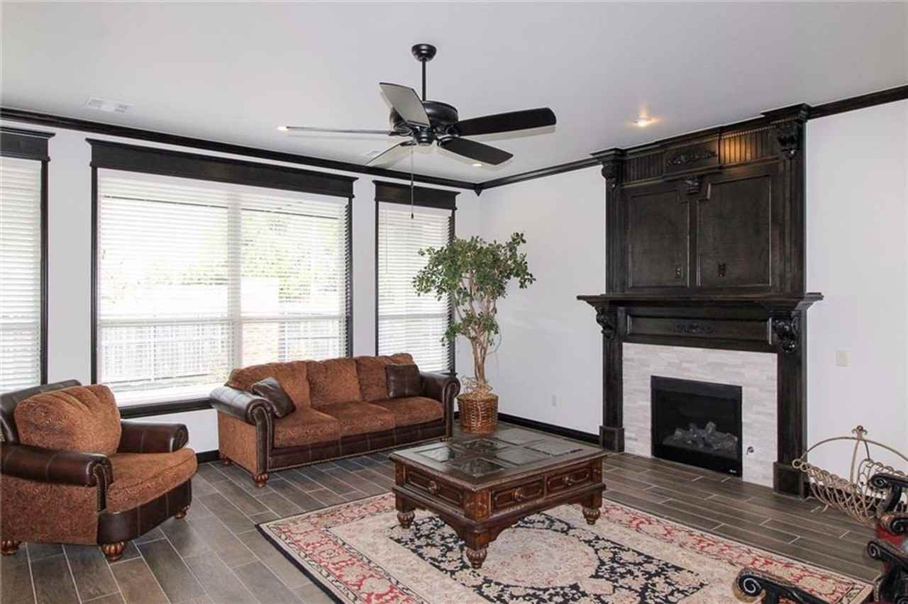 4001 Sam Gordon Dr - Photo 5 of 34
